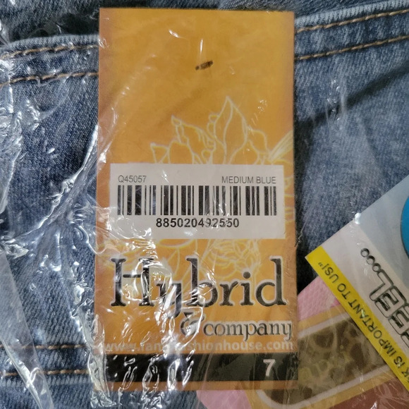 Hybrid & Company Womens Ultra Comfy Butt lift Stretch Bermuda City Shorts - Picture 5 of 6